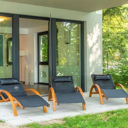 Yoga-oase Am Krakower - Erdgeschoss Mit Terrasse, Kamin & Sauna Appartamento