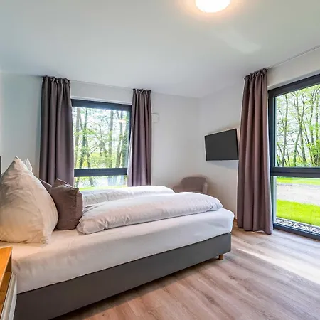 Yoga-oase Am Krakower - Erdgeschoss Mit Terrasse, Kamin & Sauna Apartment *