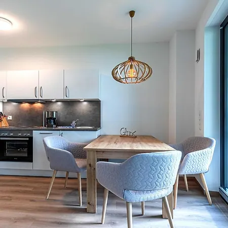 Yoga-oase Am Krakower - Erdgeschoss Mit Terrasse, Kamin & Sauna