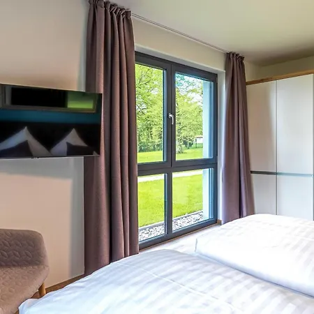 Yoga-oase Am Krakower - Erdgeschoss Mit Terrasse, Kamin & Sauna Appartamento